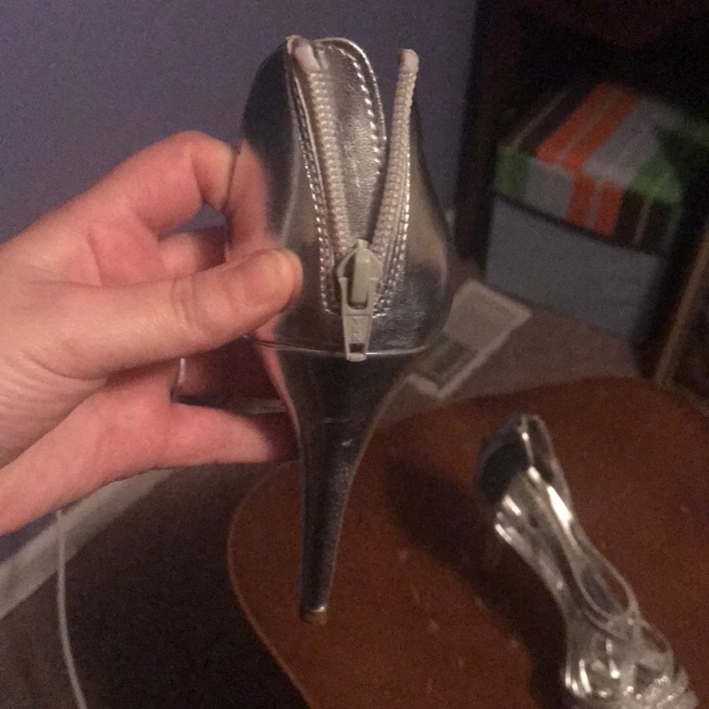 Sliver heels - Picture 2 of 5